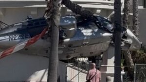 abdde helikopter kazasi 5 kisi yaralandi uJwLLuVd.jpg